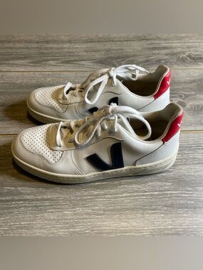 Veja V-10 Women's Size 7 Leather Sneakers Casual Shoes Low Top White Red